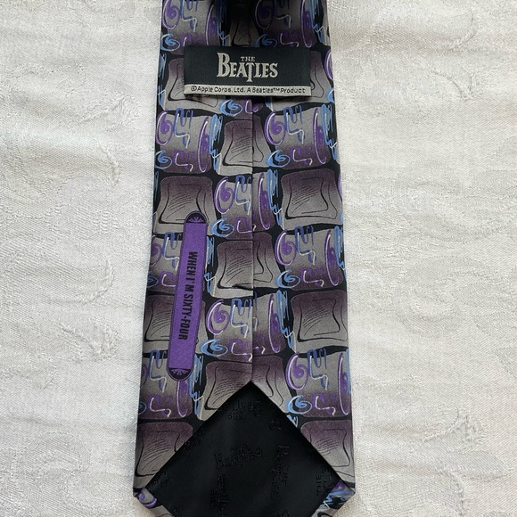 Vtg 100% Silk Neck Tie  "THE BEATLES- WHEN I'M SIXTY- FOUR" 3.75" X 56" in. - Picture 3 of 5